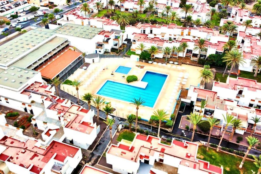 Apartamento Con Piscina Sur De Tenerife กอสตา เดล ซิเลนซิโอ ภายนอก รูปภาพ