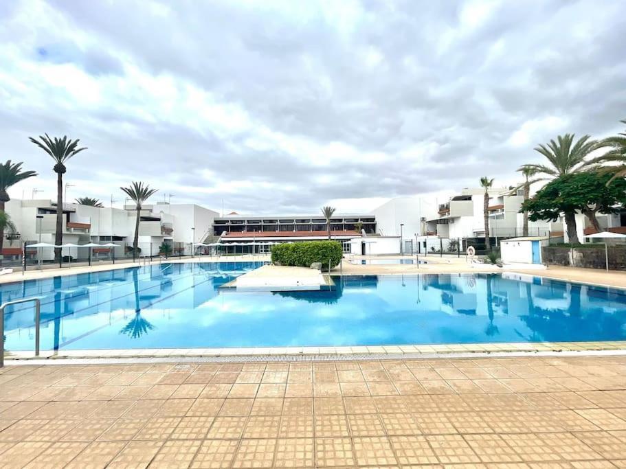 Apartamento Con Piscina Sur De Tenerife กอสตา เดล ซิเลนซิโอ ภายนอก รูปภาพ